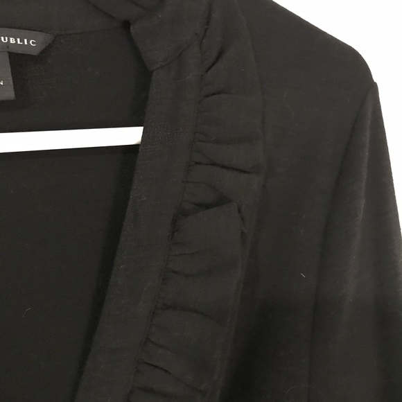 👗👗Classic Black Wrap Dress with Ruffle! 👗👗 - Picture 4 of 4